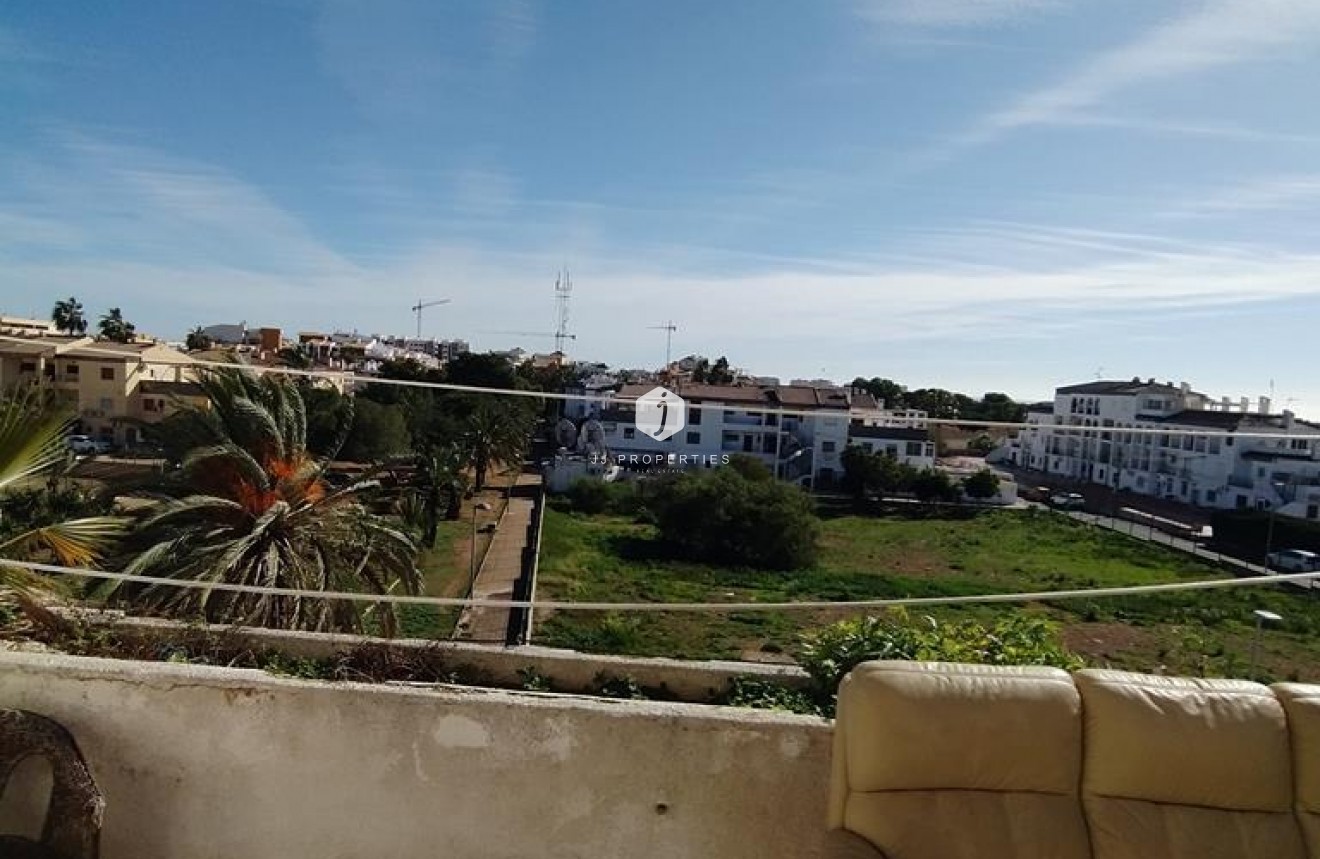 Resale - Apartment / flat -
Torrevieja - Punta prima