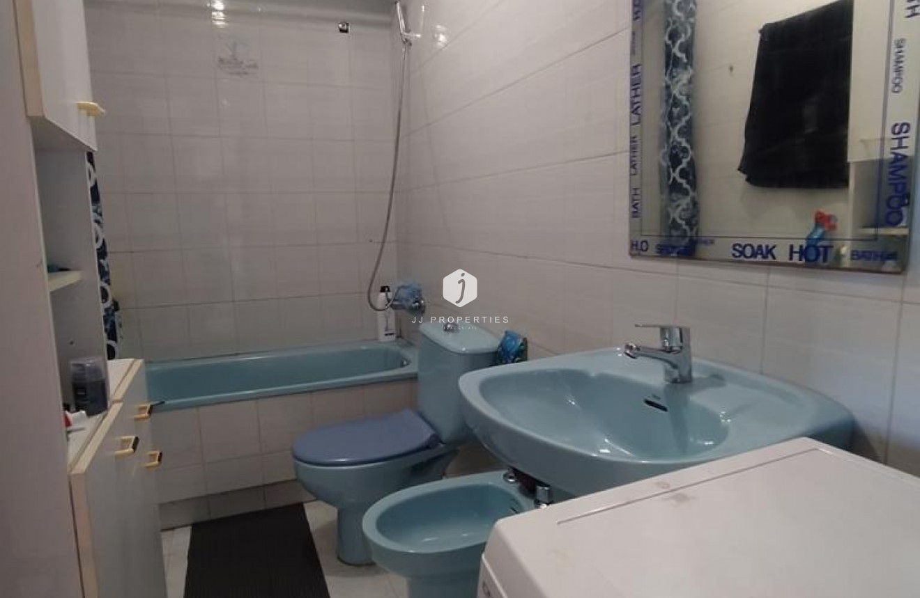 Resale - Apartment / flat -
Torrevieja - Punta prima