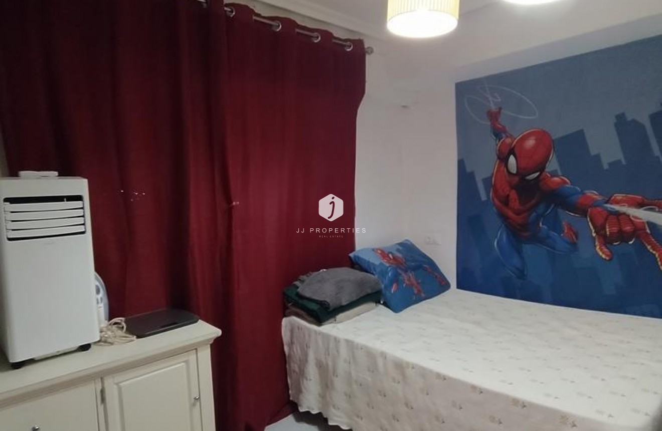 Resale - Apartment / flat -
Torrevieja - Punta prima