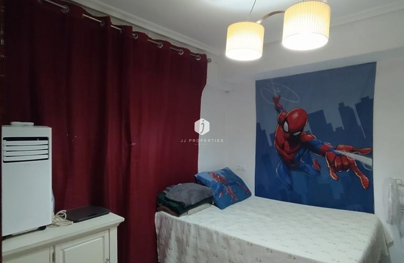 Resale - Apartment / flat -
Torrevieja - Punta prima