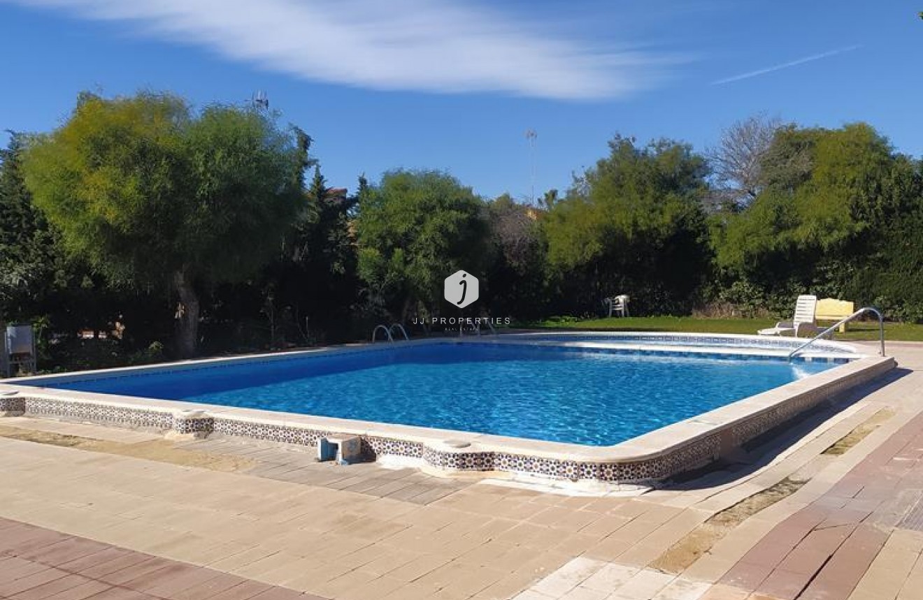 Resale - Apartment / flat -
Torrevieja - Punta prima