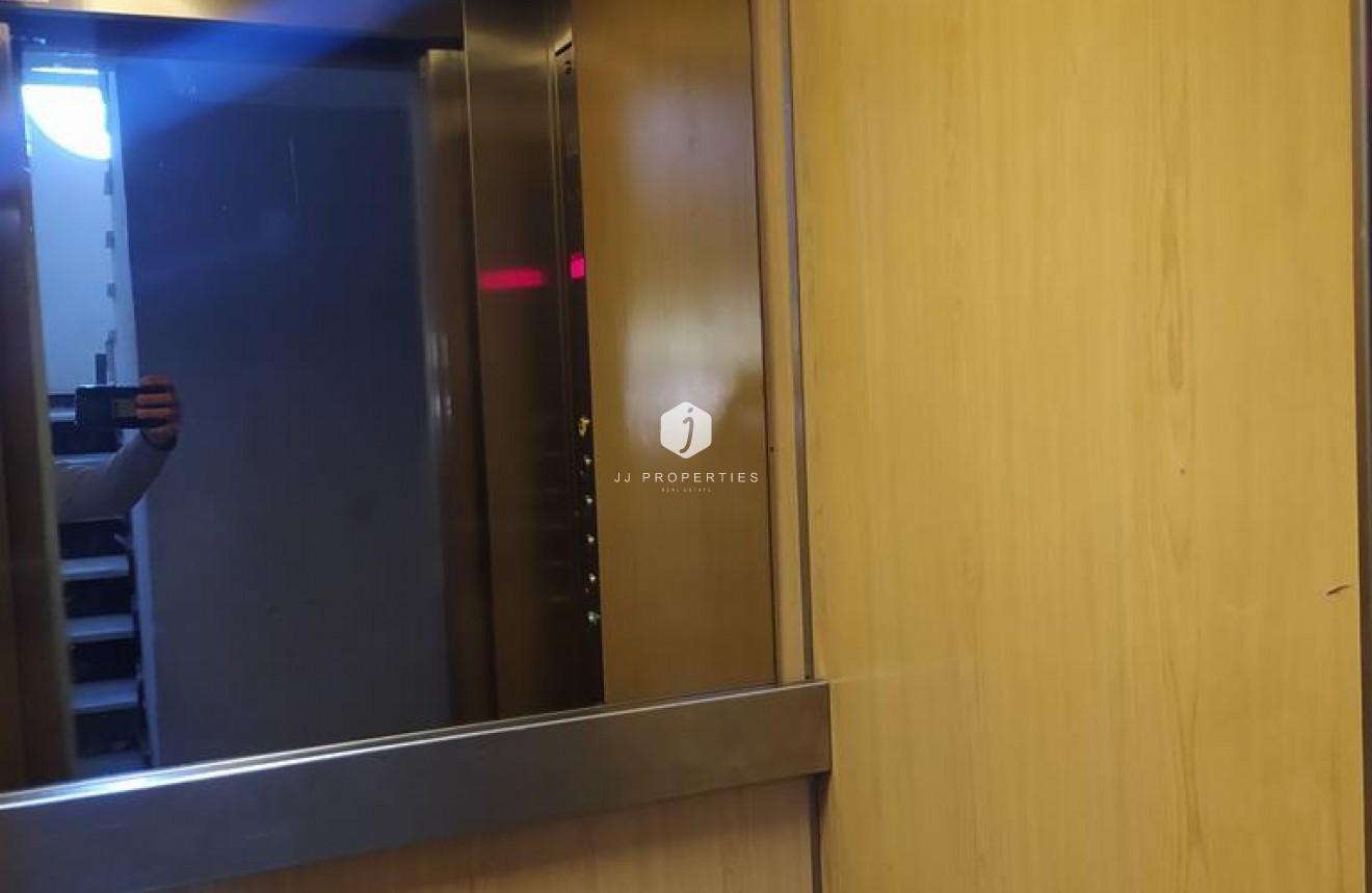 Resale - Apartment / flat -
Torrevieja - Punta prima