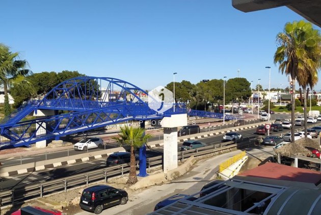 Resale - Apartment / flat -
Torrevieja - Punta prima