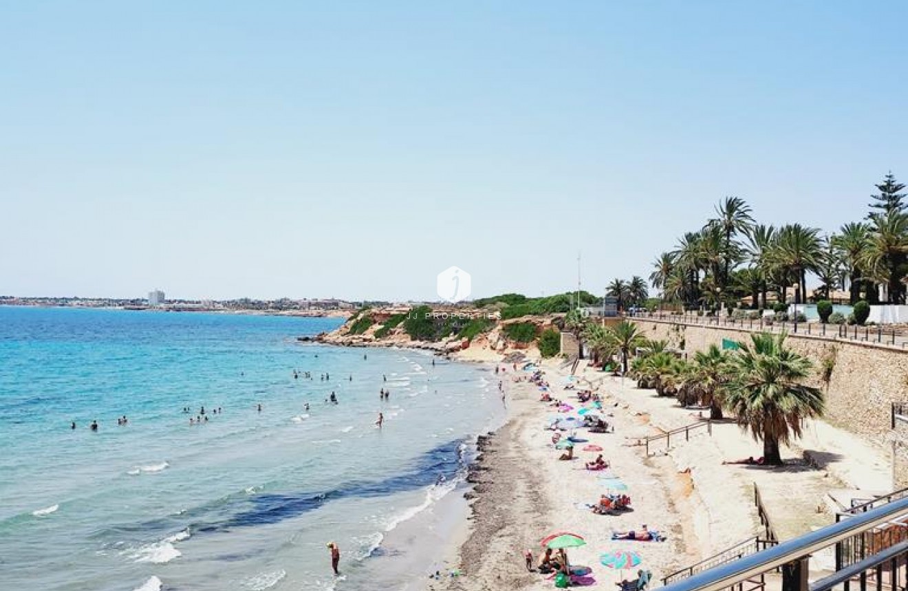Resale - Apartment / flat -
Torrevieja - Punta prima