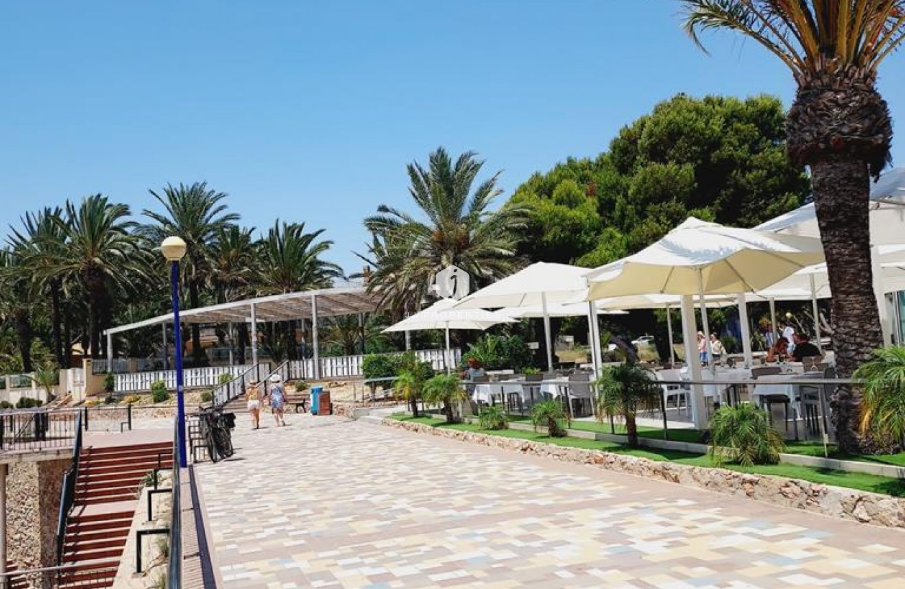 Resale - Apartment / flat -
Torrevieja - Punta prima