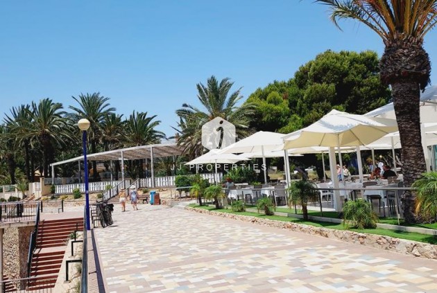 Resale - Apartment / flat -
Torrevieja - Punta prima