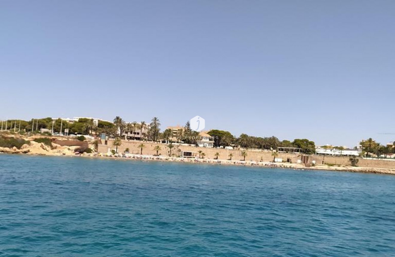 Resale - Apartment / flat -
Torrevieja - Punta prima
