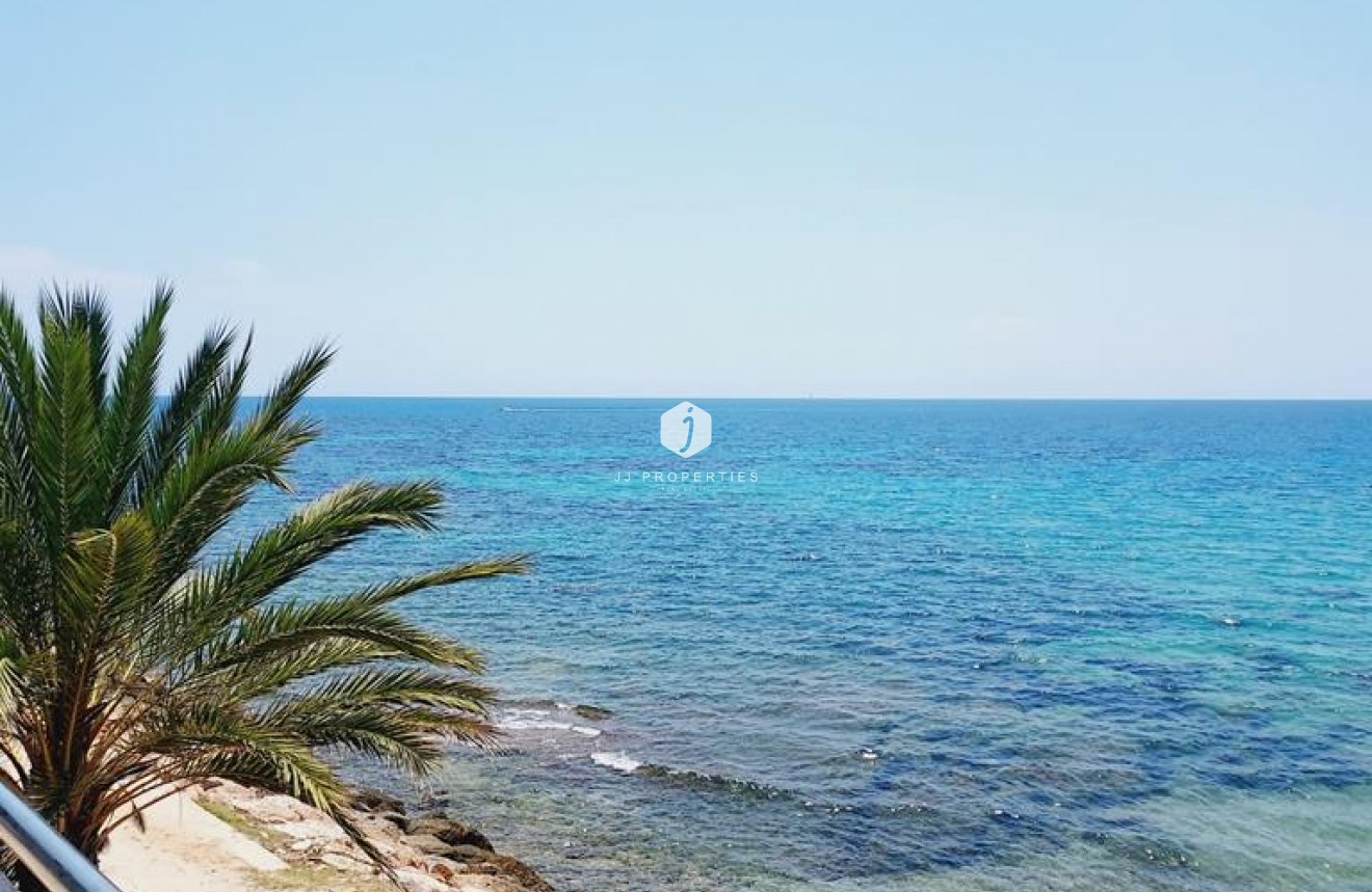 Resale - Apartment / flat -
Torrevieja - Punta prima
