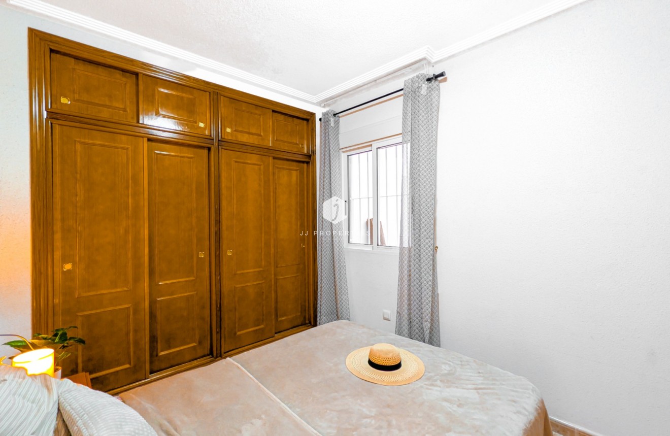 Resale - Apartment / flat -
Torrevieja - Costa Blanca