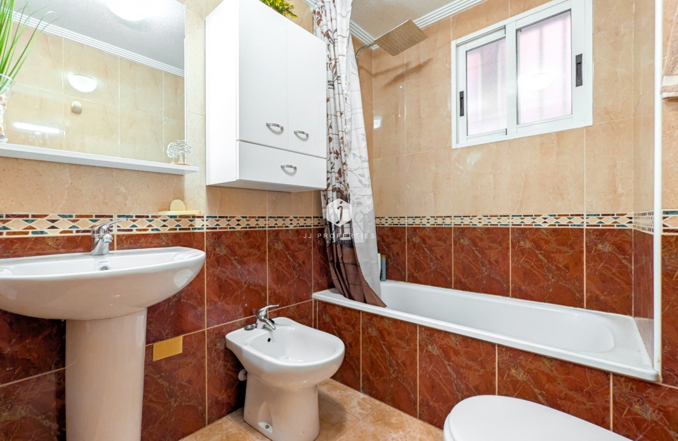 Resale - Apartment / flat -
Torrevieja - Costa Blanca