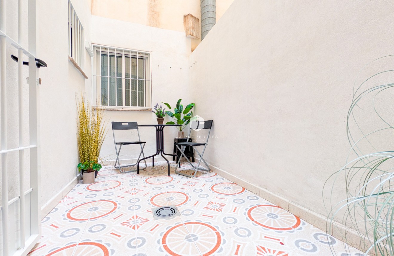 Resale - Apartment / flat -
Torrevieja - Costa Blanca