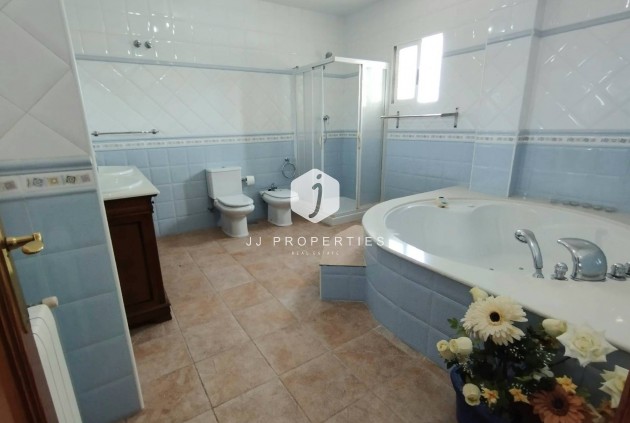 Resale - Villa -
Torrevieja - La Siesta - El Salado - Torreta