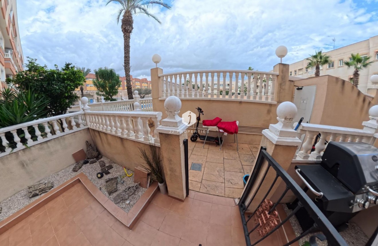 Z drugiej ręki - Mieszkanie w bloku -
Torrevieja - Centro