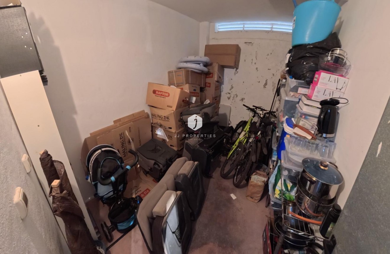 Z drugiej ręki - Mieszkanie w bloku -
Torrevieja - Centro