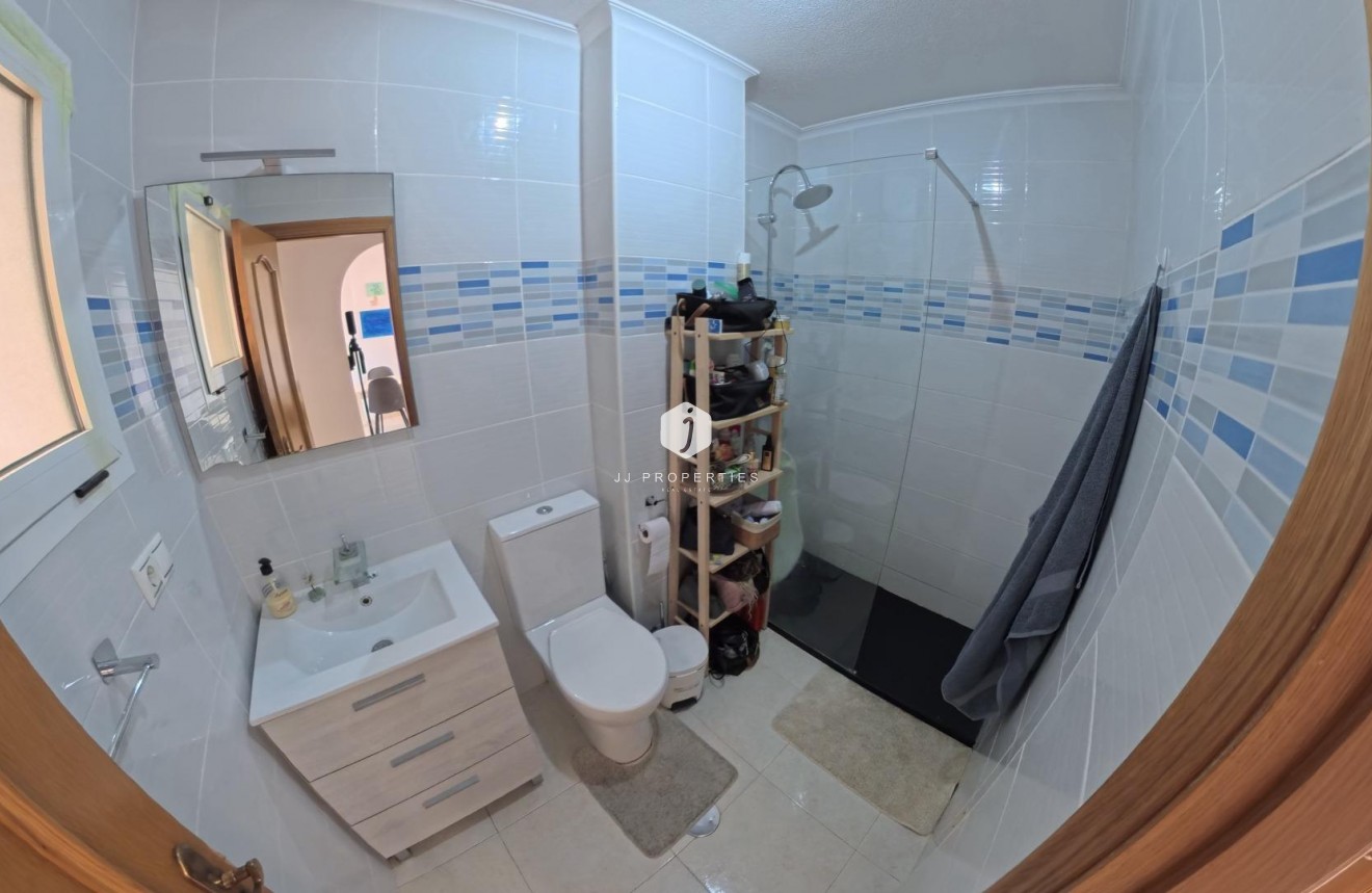 Z drugiej ręki - Mieszkanie w bloku -
Torrevieja - Centro