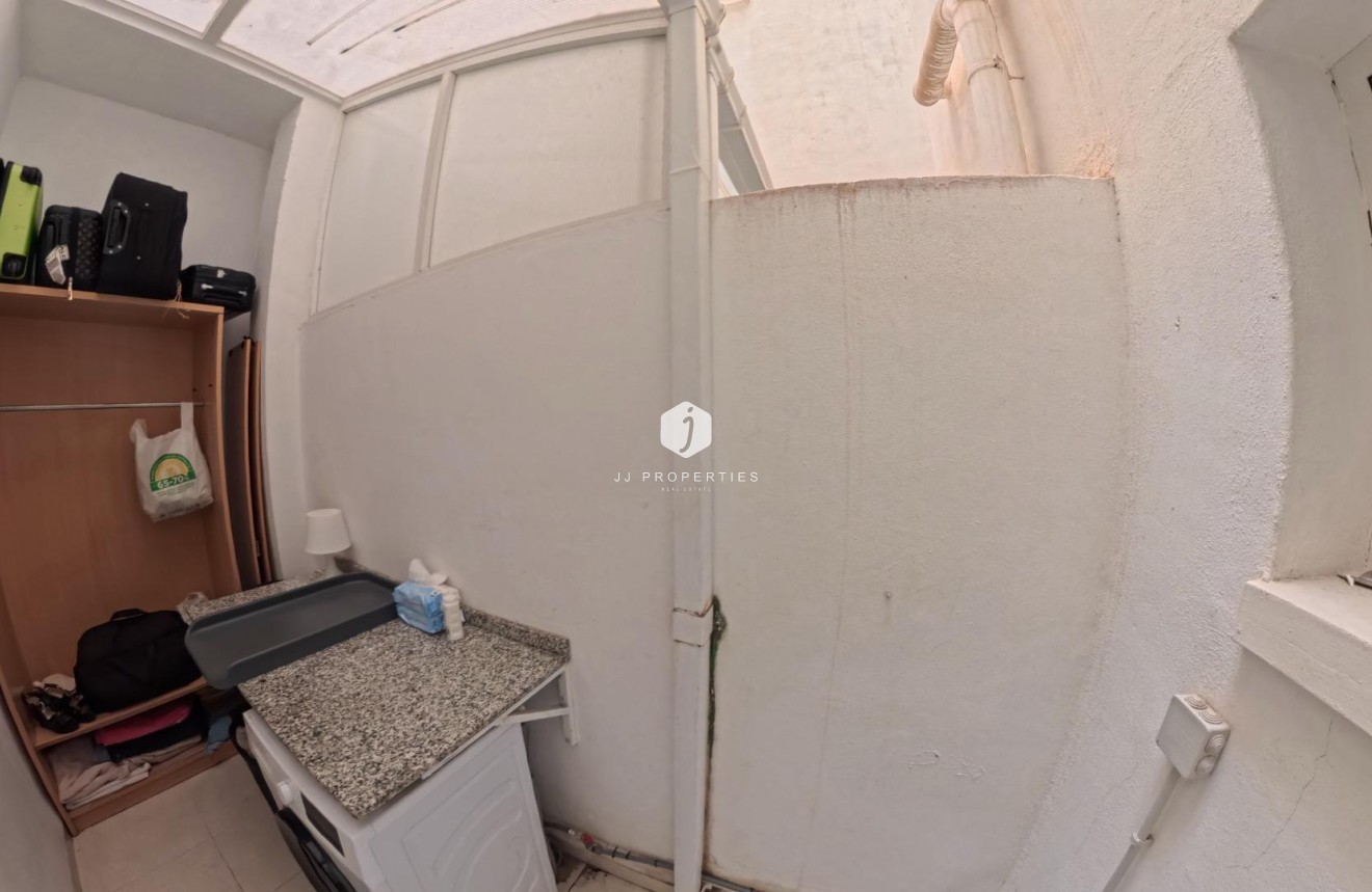 Z drugiej ręki - Mieszkanie w bloku -
Torrevieja - Centro