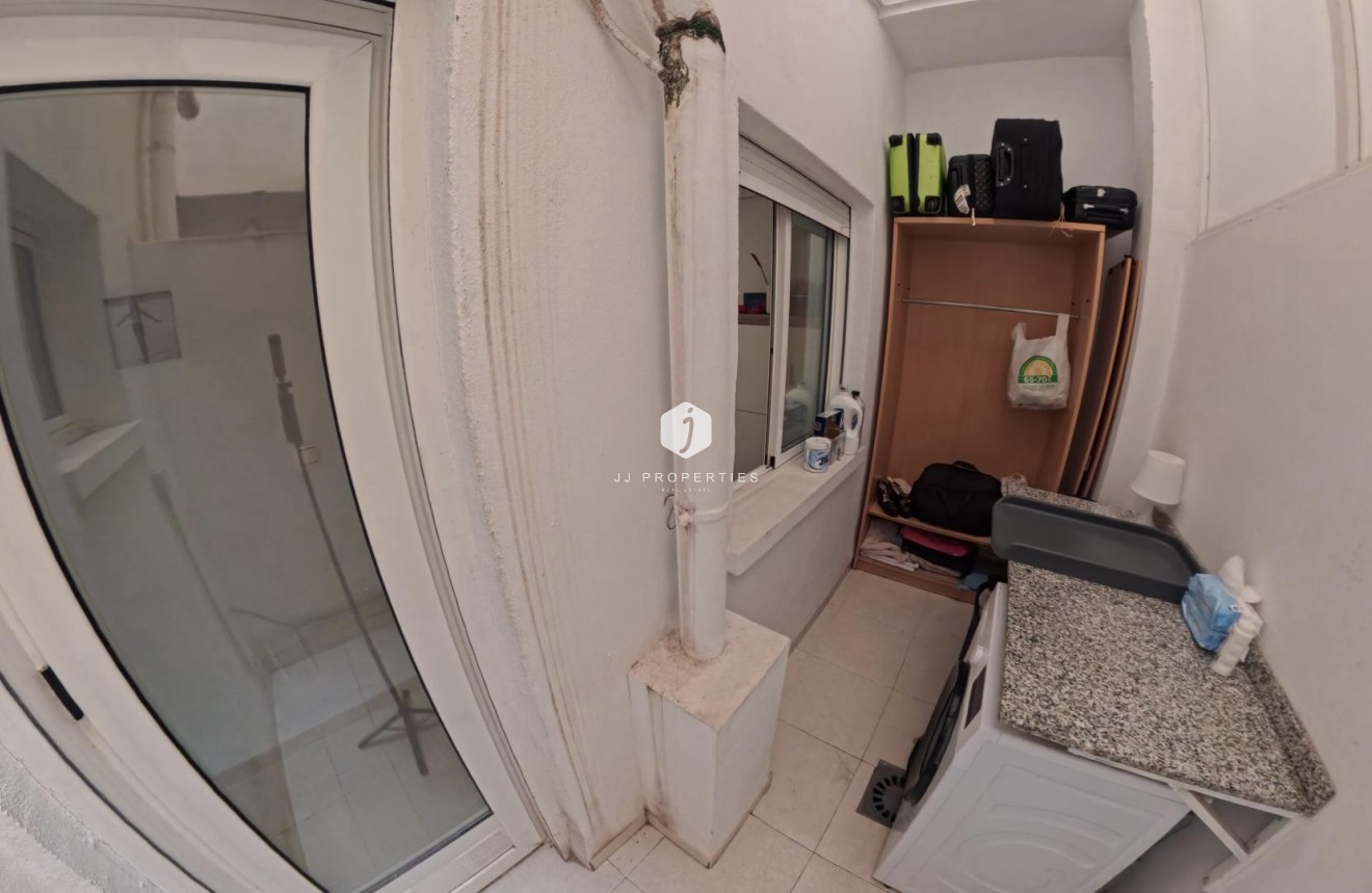 Z drugiej ręki - Mieszkanie w bloku -
Torrevieja - Centro