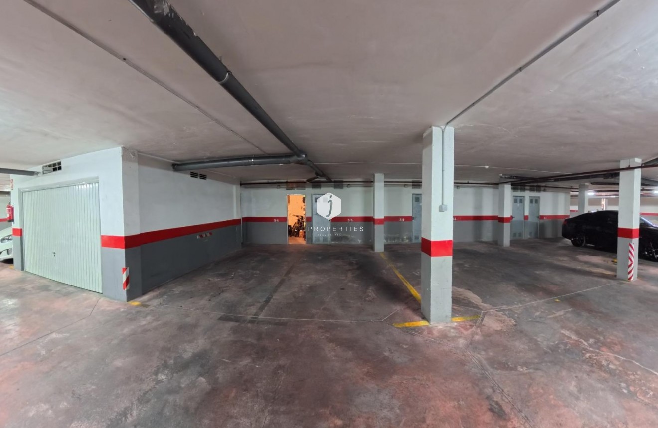 Z drugiej ręki - Mieszkanie w bloku -
Torrevieja - Centro