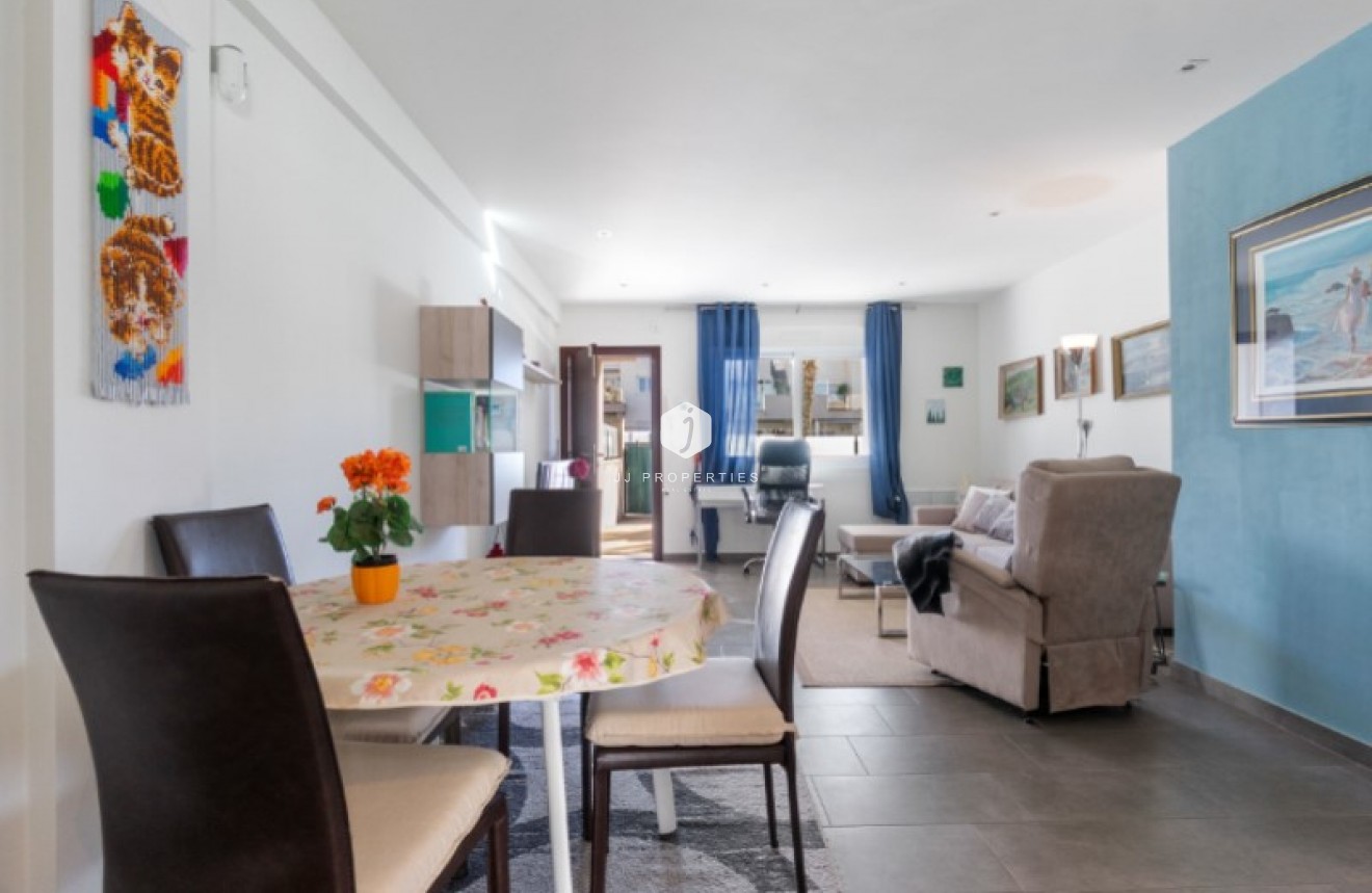 Z drugiej ręki - Mieszkanie w bloku -
Torrevieja - Costa Blanca