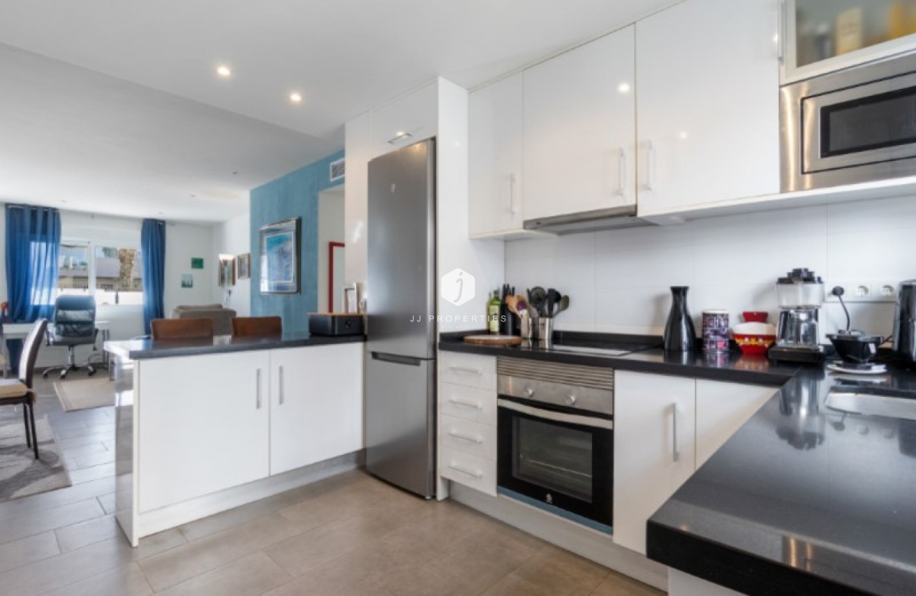 Z drugiej ręki - Mieszkanie w bloku -
Torrevieja - Costa Blanca