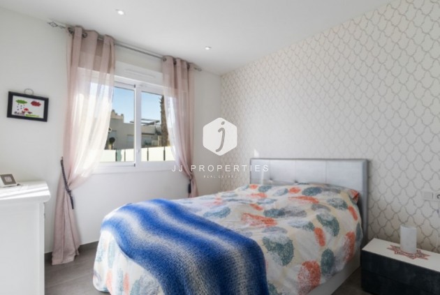 Z drugiej ręki - Mieszkanie w bloku -
Torrevieja - Costa Blanca