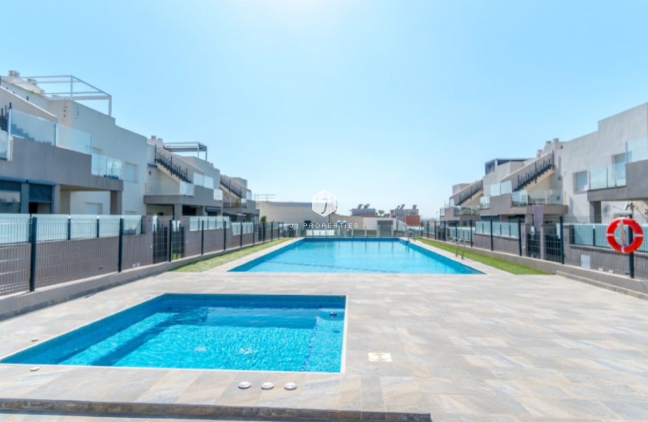 Z drugiej ręki - Mieszkanie w bloku -
Torrevieja - Costa Blanca