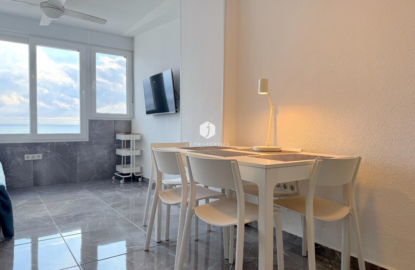 Resale - Apartment / flat -
Torrevieja - Cabo cervera