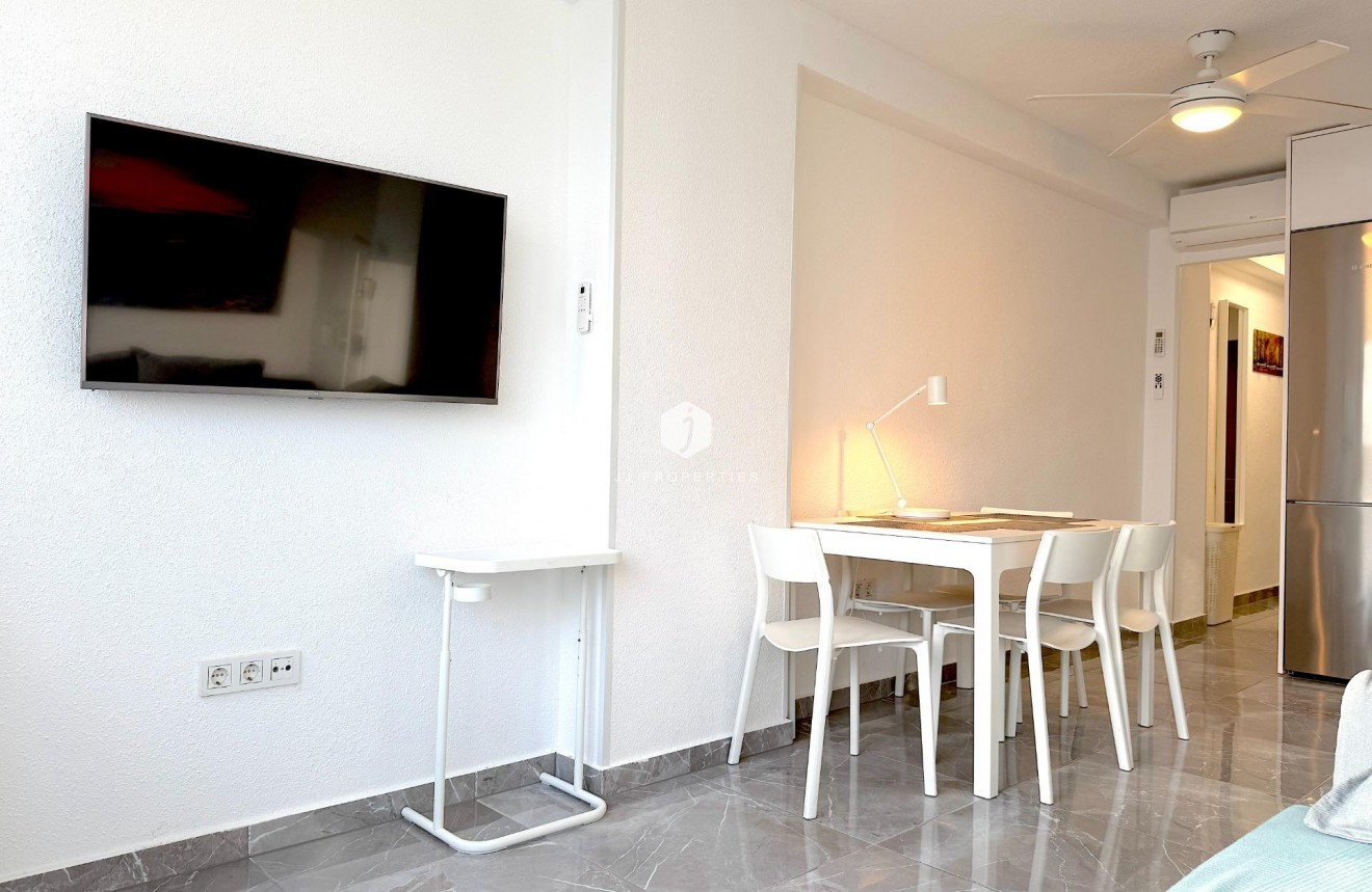 Resale - Apartment / flat -
Torrevieja - Cabo cervera