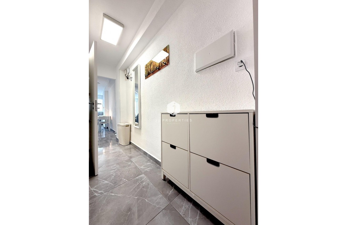 Resale - Apartment / flat -
Torrevieja - Cabo cervera