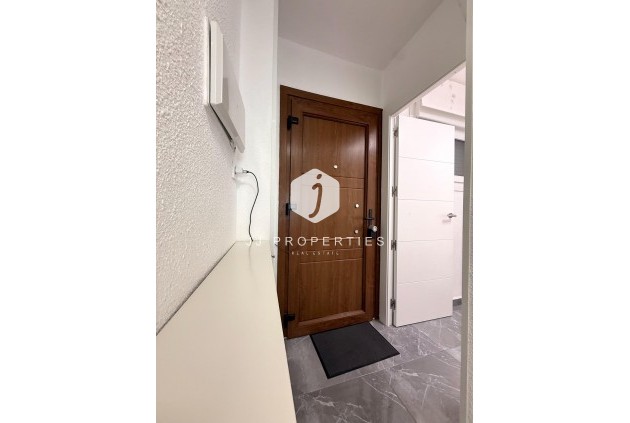 Resale - Apartment / flat -
Torrevieja - Cabo cervera