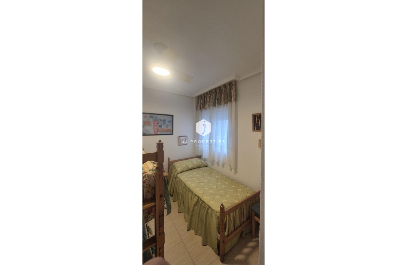 D'occasion - Appartement -
Torrevieja - La Mata Pueblo