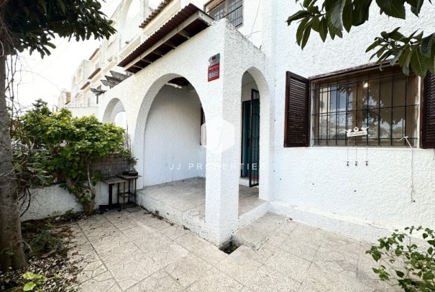 D'occasion - Chalet -
Torrevieja - Costa Blanca