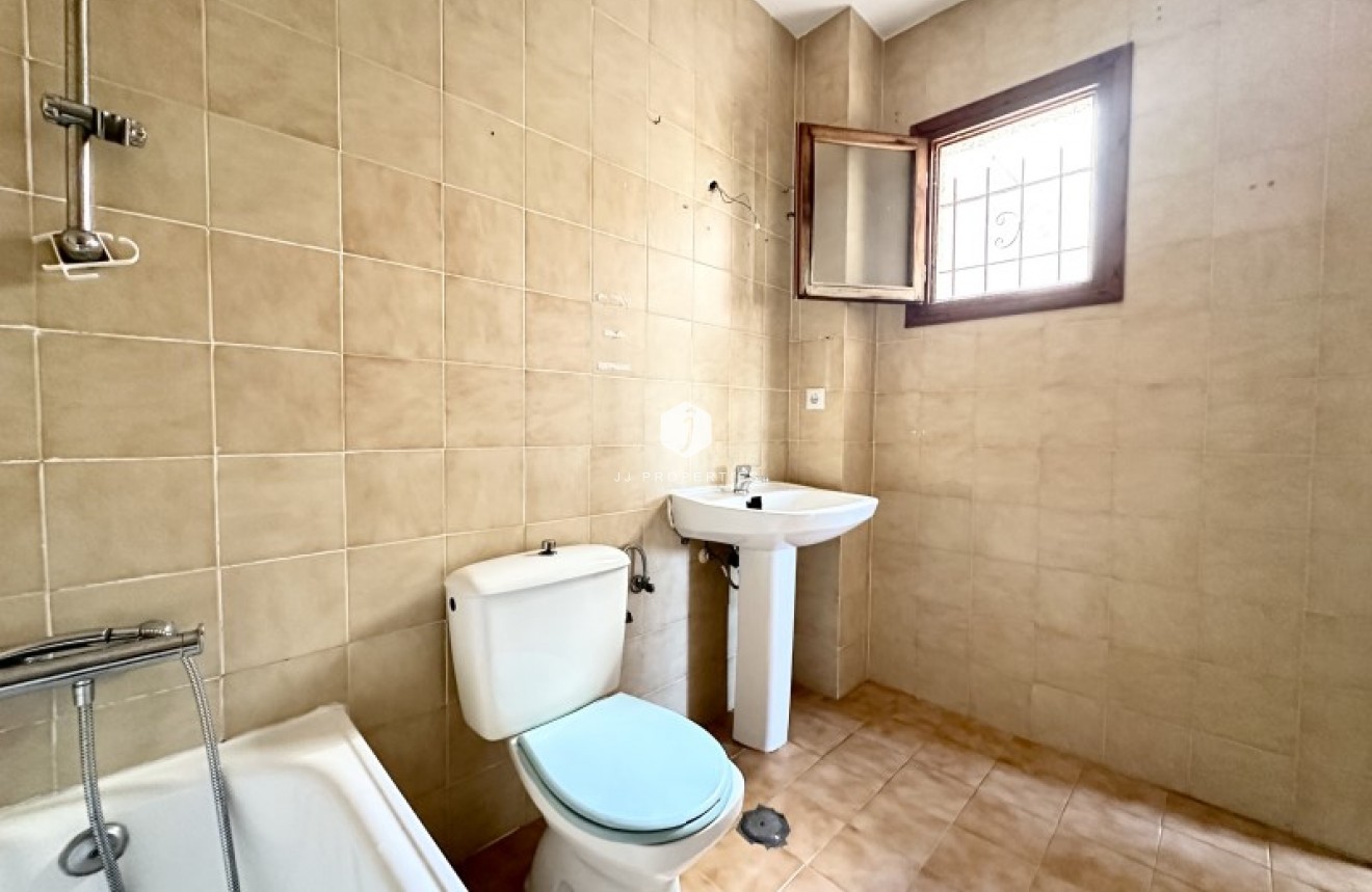 D'occasion - Chalet -
Torrevieja - Costa Blanca