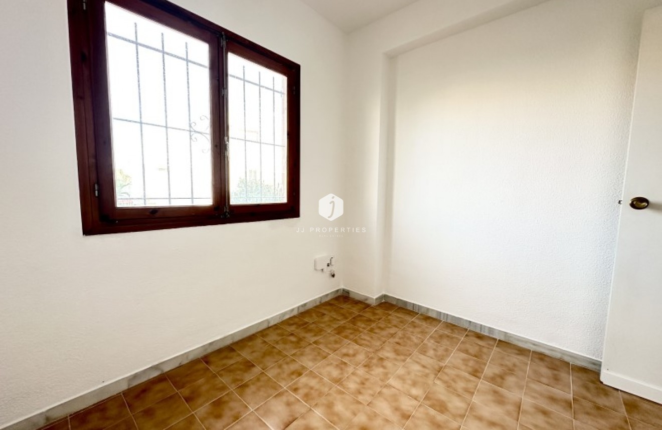 D'occasion - Chalet -
Torrevieja - Costa Blanca