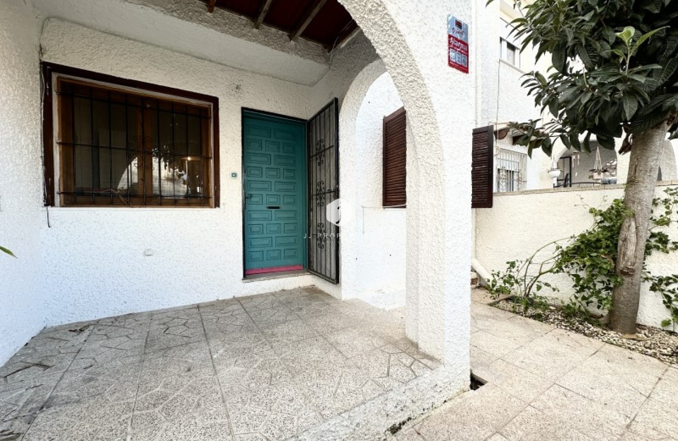 D'occasion - Chalet -
Torrevieja - Costa Blanca