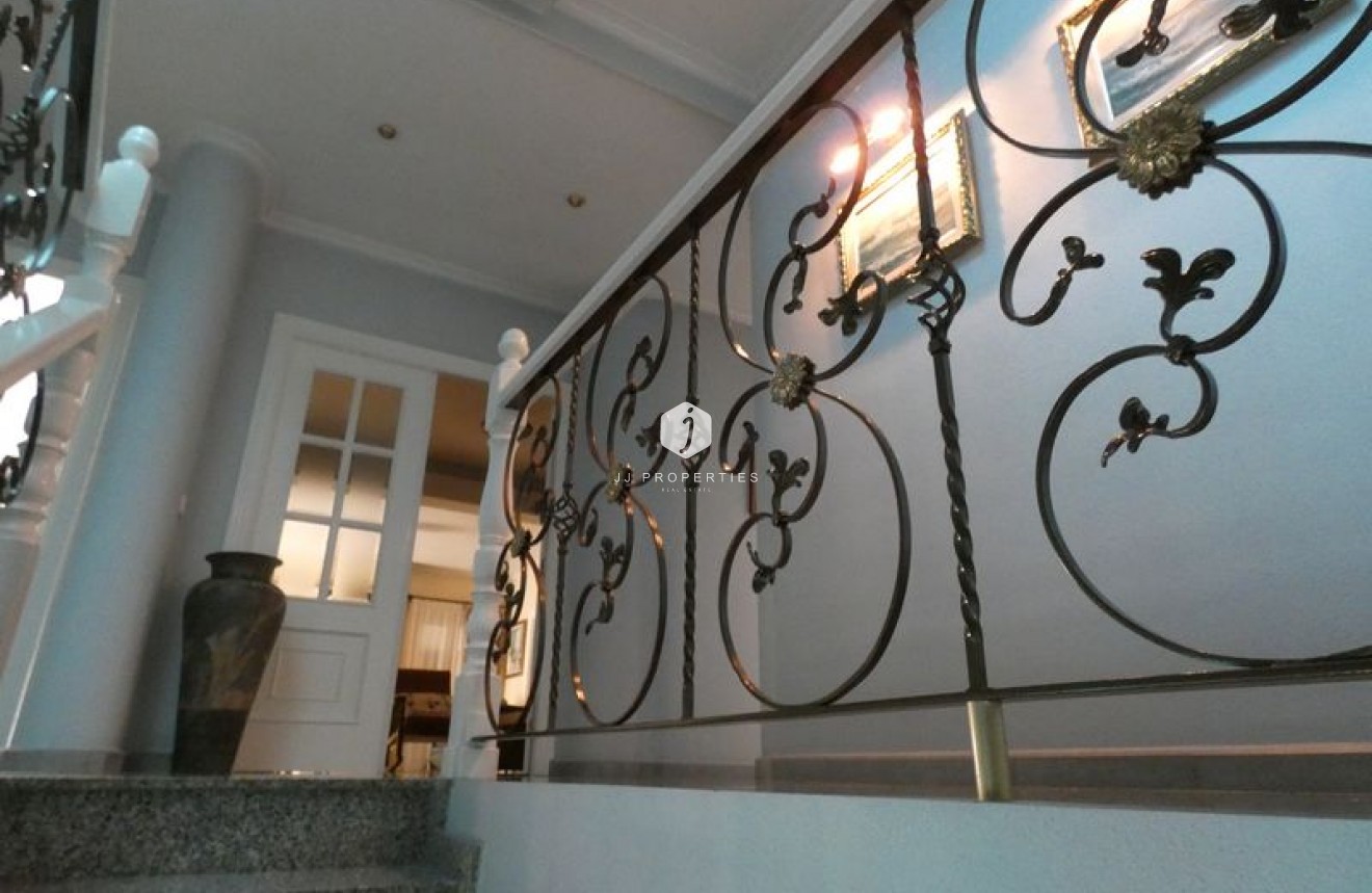 Resale - Villa -
Almoradí - Inland