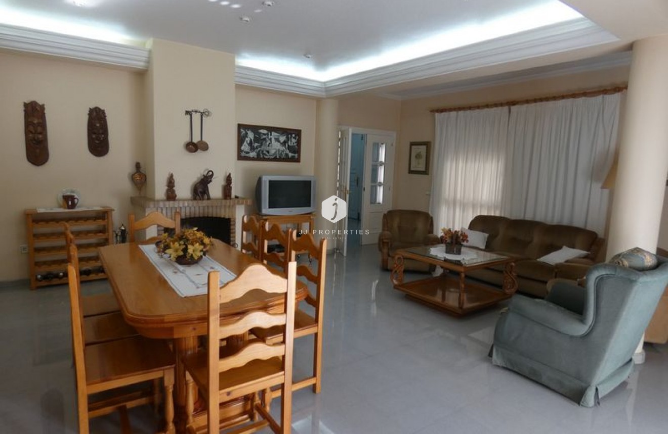 Resale - Villa -
Almoradí - Inland