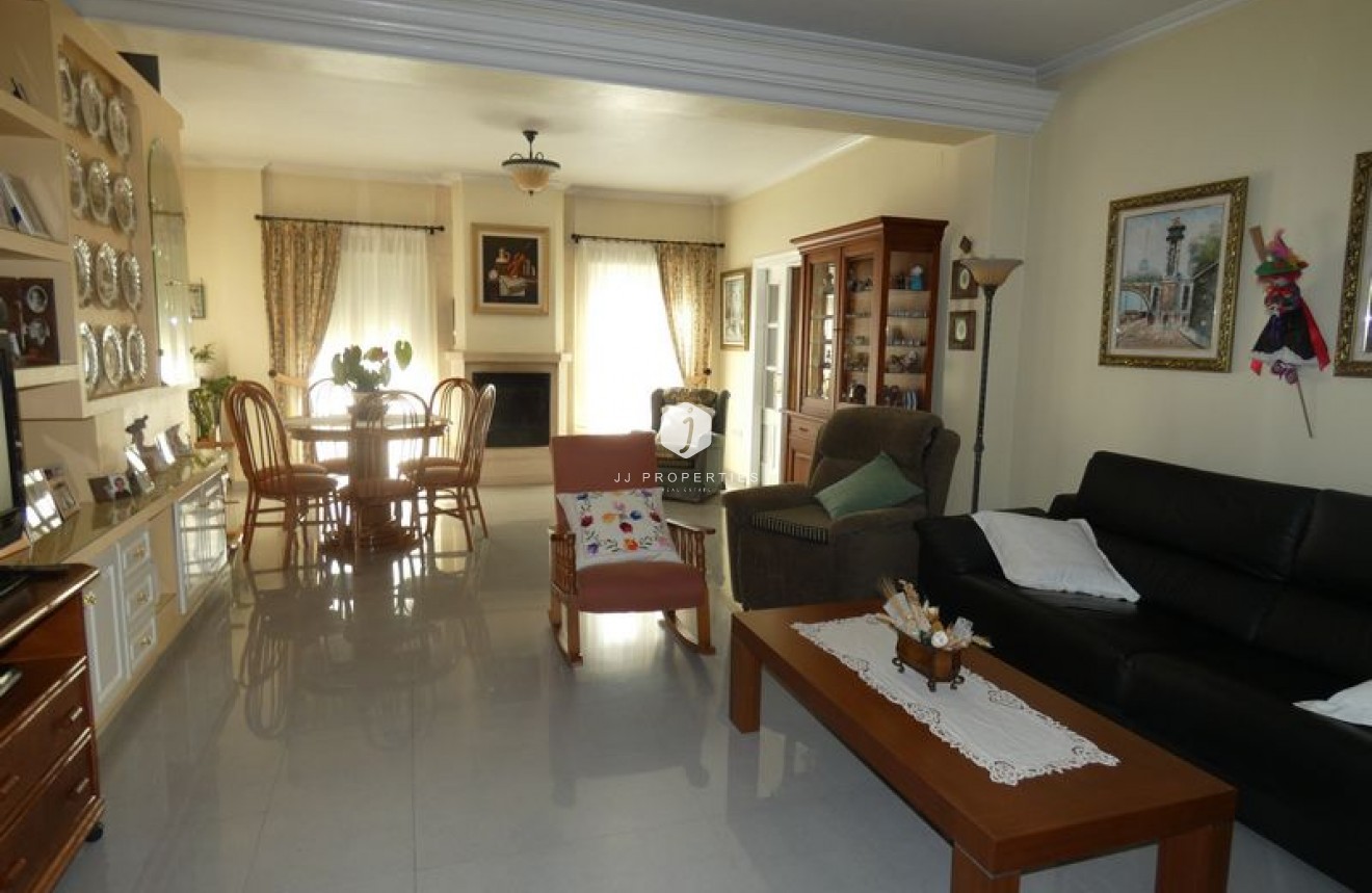 Resale - Villa -
Almoradí - Inland