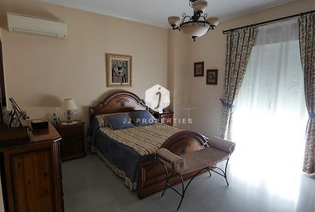 Resale - Villa -
Almoradí - Inland