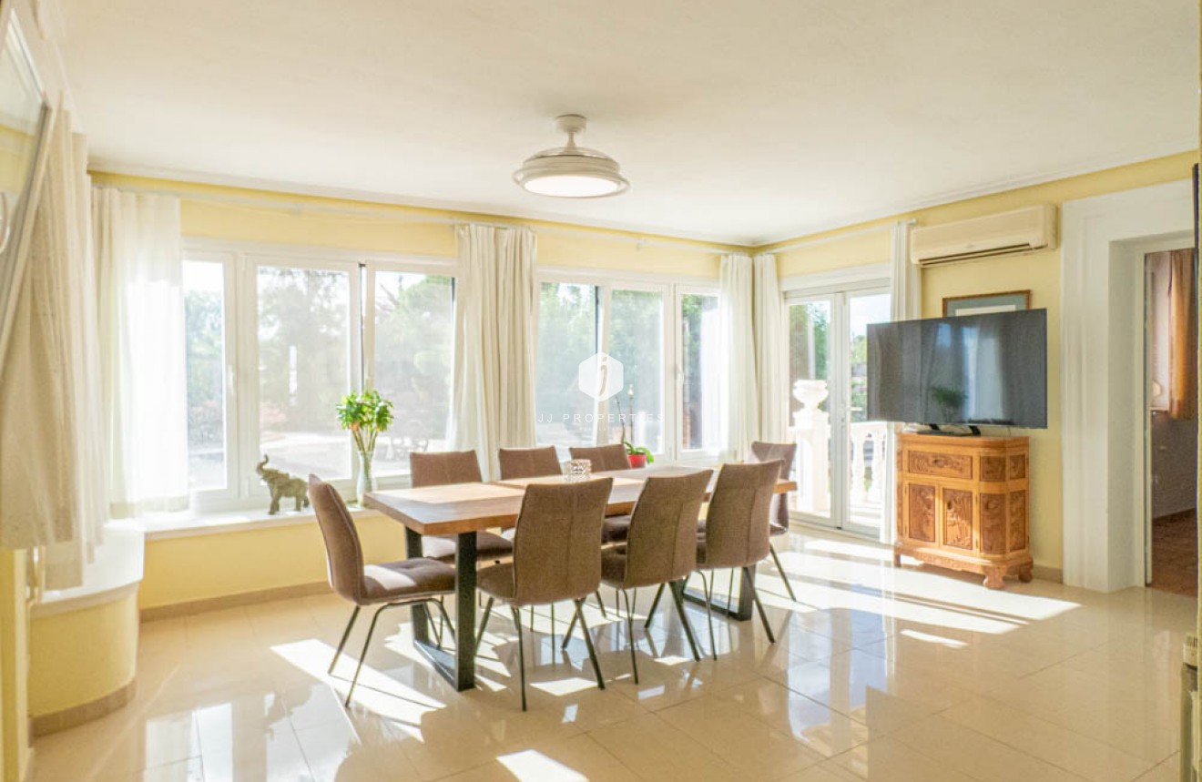 Resale - Villa -
San Miguel de Salinas - Inland