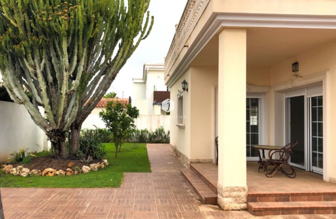 Resale - Villa -
Cabo Roig - Costa Blanca