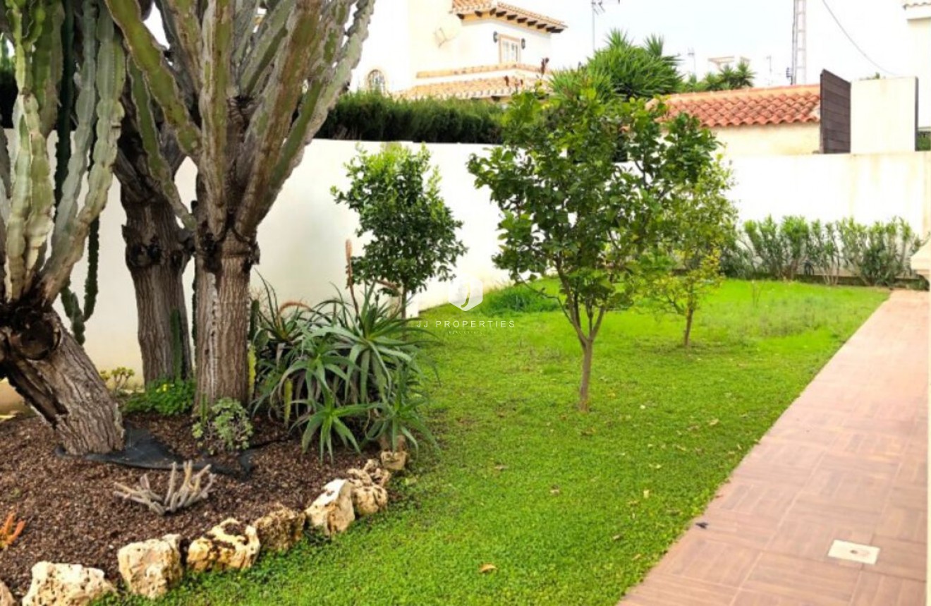 Resale - Villa -
Cabo Roig - Costa Blanca