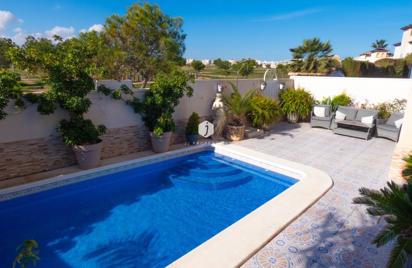 D'occasion - Villa -
Playa Flamenca - Costa Blanca