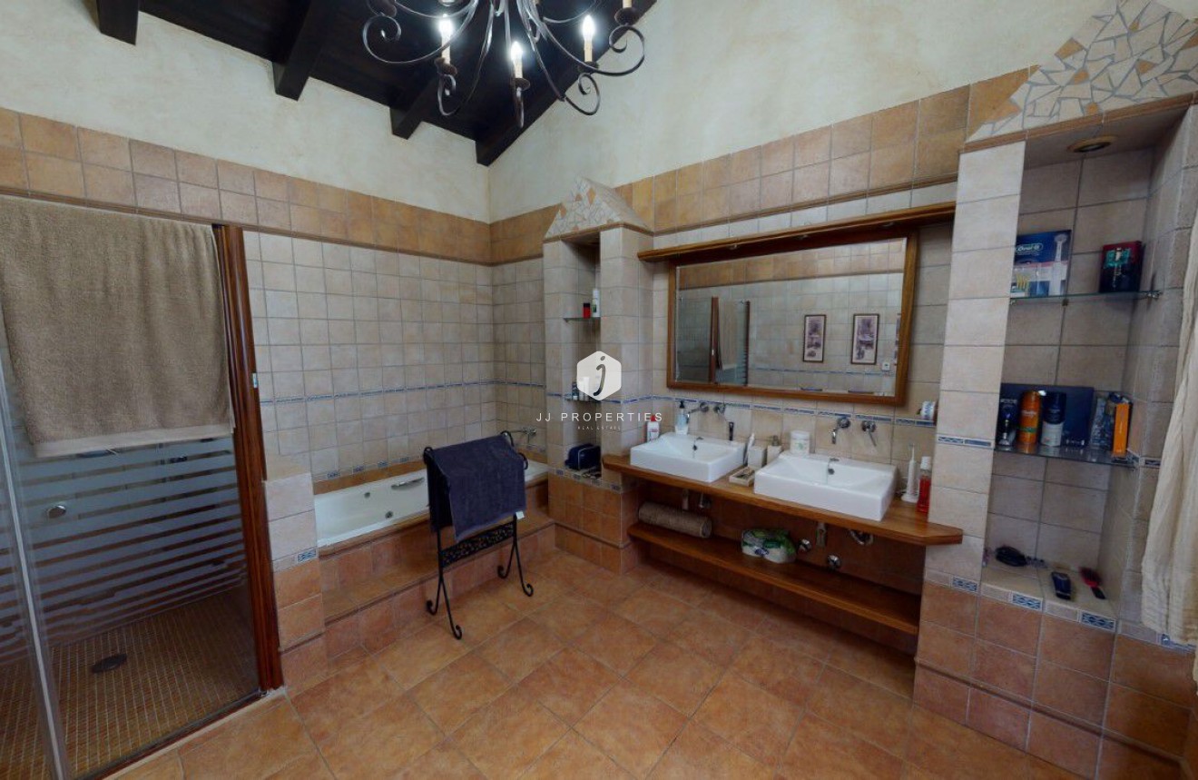 Resale - Villa -
Catral - Costa Blanca