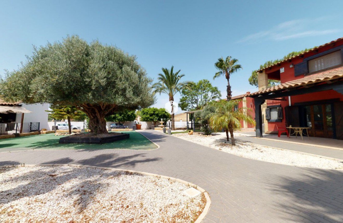 Resale - Villa -
Catral - Costa Blanca