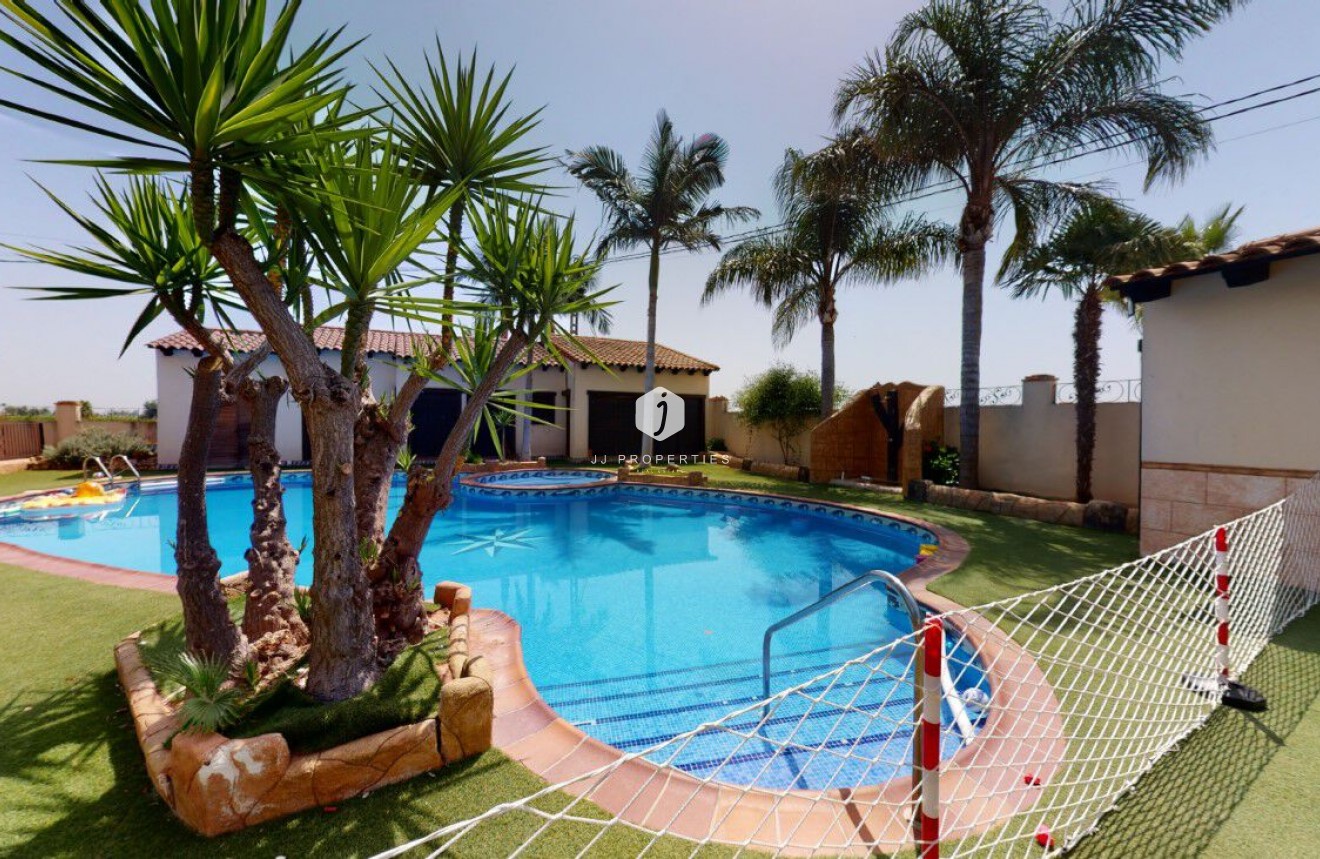 Resale - Villa -
Catral - Costa Blanca