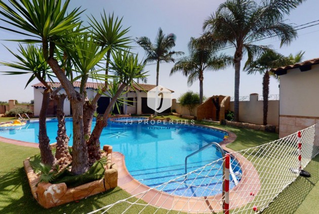 Resale - Villa -
Catral - Costa Blanca