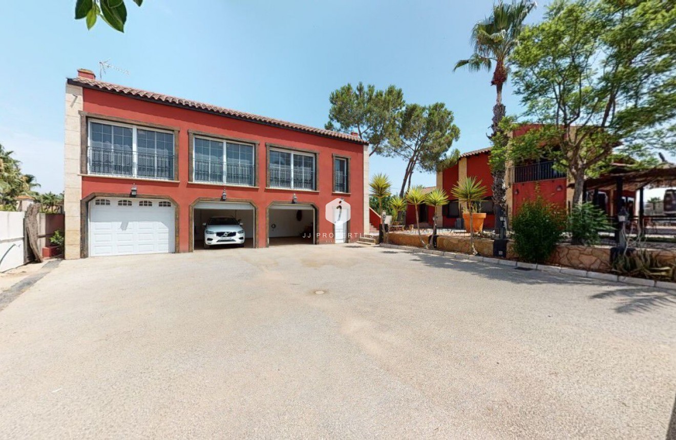 Resale - Villa -
Catral - Costa Blanca