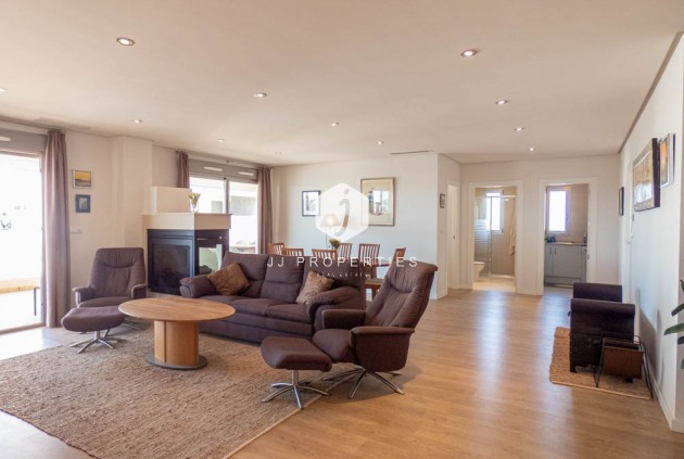 Z drugiej ręki - Mieszkanie w bloku -
Los Dolses - Inland