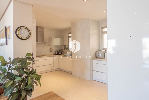 Z drugiej ręki - Mieszkanie w bloku -
Los Dolses - Inland